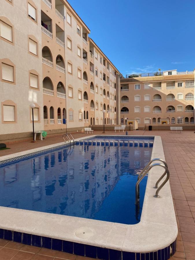 Amazing 2-Bedrooms Apartment With Pool Torrevieja Center Екстериор снимка