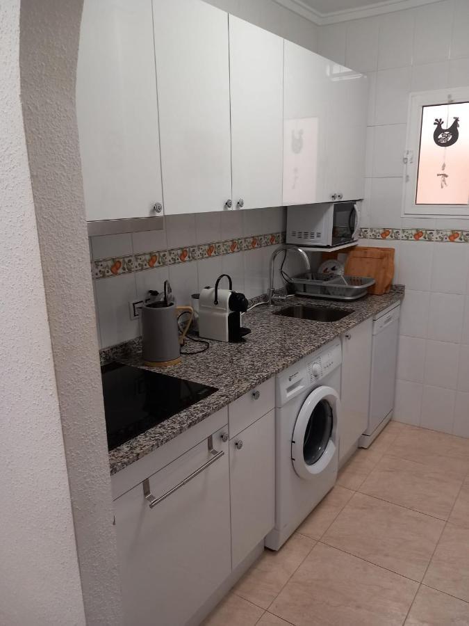 Amazing 2-Bedrooms Apartment With Pool Torrevieja Center Екстериор снимка